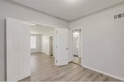 875 19th Avenue S #1/2, Saint Petersburg, FL 33705 - Photo 7