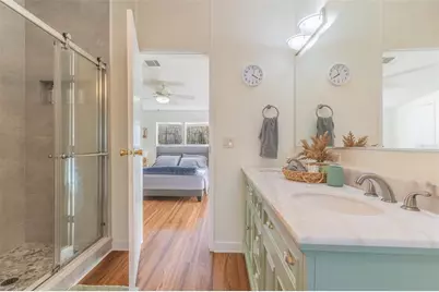 5028 Clewis Avenue, Tampa, FL 33610 - Photo 11