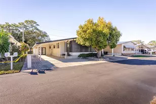 4135 Rolling Oaks Dr, Winter Haven, FL 33880 - Photo 3