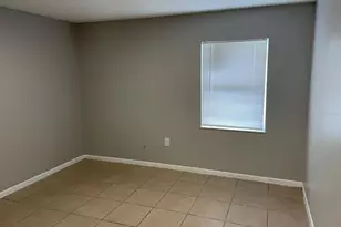 2493 Chestnut Woods Dr, Lakeland, FL 33815 - Photo 9