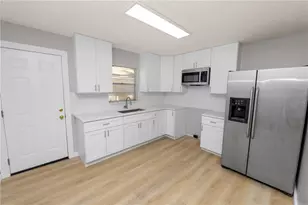 2493 Chestnut Woods Dr, Lakeland, FL 33815 - Photo 7