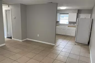 2493 Chestnut Woods Dr, Lakeland, FL 33815 - Photo 5