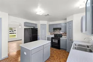 125 Vista View Ave, Eagle Lake, FL 33839 - Photo 17