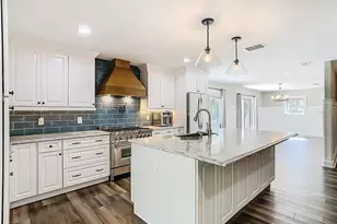 1904 Foxhollow Dr E, Auburndale, FL 33823 - Photo 21