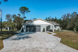 1904 Foxhollow Dr E, Auburndale, FL 33823 - Photo 5