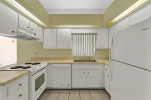 8053 Kaitlin Cir, Lakeland, FL 33810 - Photo 11