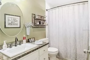 5837 Manchester Dr W, Lakeland, FL 33810 - Photo 9