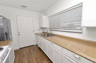 11902 Lakemist Cir, Temple Terrace, FL 33617 - Photo 13