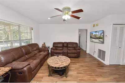 11902 Lakemist Circle #11902, Temple Terrace, FL 33617 - Photo 5