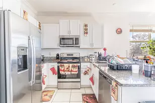 7014 Ripple Pond Loop, Zephyrhills, FL 33541 - Photo 5