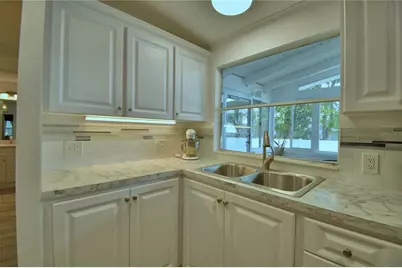 4802 Colonnades Circle E, Lakeland, FL 33811 - Photo 13