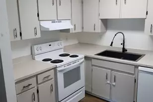 256 Village View Ln, Lakeland, FL 33809 - Photo 3