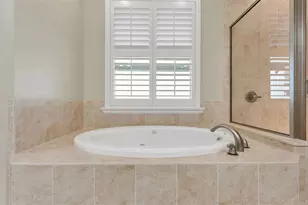 8288 Lake James Dr, Lakeland, FL 33810 - Photo 35