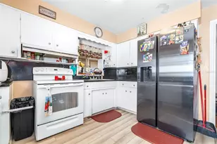 628 E Laurel Ave, Eagle Lake, FL 33839 - Photo 17