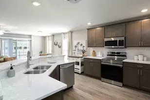 2807 Idyll Lks Cir, Plant City, FL 33566 - Photo 5