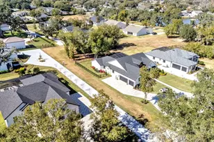 5063 Cliffside Dr, Lakeland, FL 33812 - Photo 3