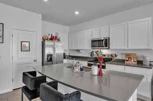 3532 White Dandelion Ct, Plant City, FL 33565 - Photo 7