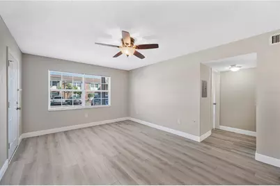 1920 E Edgewood Drive #L5, Lakeland, FL 33803 - Photo 5