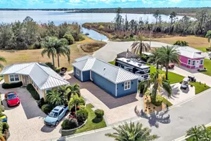 3272 Fish Hawk Dr, Polk City, FL 33868 - Photo 1