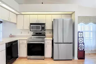 38460 Cottonwood Pl, Zephyrhills, FL 33542 - Photo 13