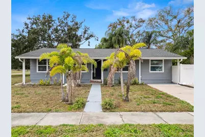 8100 Overlook Place NE, Saint Petersburg, FL 33702 - Photo 1