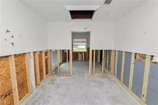 8100 Overlook Pl NE, Saint Petersburg, FL 33702 - Photo 17