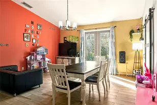 1703 Oakwood Estates Dr, Plant City, FL 33563 - Photo 11