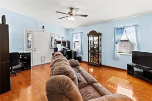 4861 Colonnades Cir E, Lakeland, FL 33811 - Photo 3