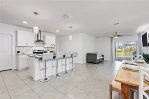 3307 Hilltop Cir, Bradenton, FL 34211 - Photo 9