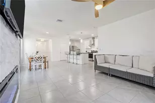 3307 Hilltop Cir, Bradenton, FL 34211 - Photo 17