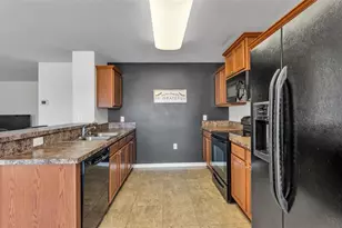 2447 Ladoga Dr, Lakeland, FL 33805 - Photo 11