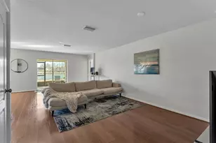 2447 Ladoga Dr, Lakeland, FL 33805 - Photo 7