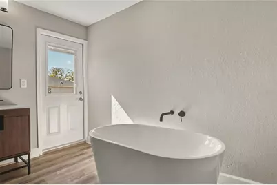 400 Patica Road NE, Saint Petersburg, FL 33702 - Photo 17