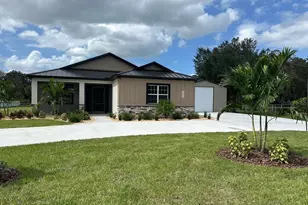 8308 Gibson Oaks Dr, Lakeland, FL 33809 - Photo 3