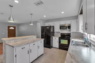 5254 Parkland Ct, Lakeland, FL 33811 - Photo 11