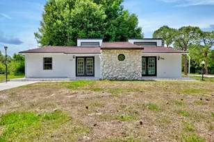 2551 N Avon Blvd, Avon Park, FL 33825 - Photo 1