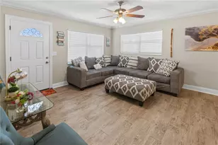 606 Holt Cir, Winter Haven, FL 33880 - Photo 9