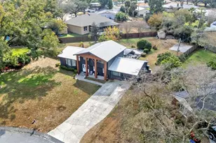 4623 Kings Point Ct, Lakeland, FL 33813 - Photo 3