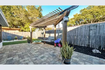 2033 58th Lane N, Clearwater, FL 33760 - Photo 3