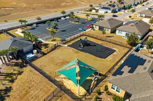 1015 Kobuk St, Haines City, FL 33844 - Photo 3