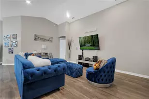 1042 Corso Dr, Winter Haven, FL 33884 - Photo 5