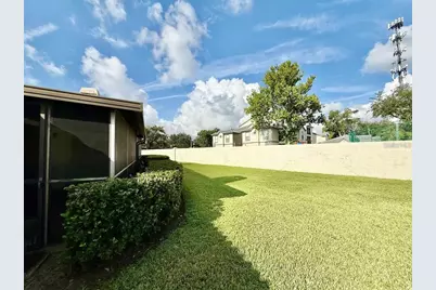 18308 Aintree Court, Tampa, FL 33647 - Photo 3