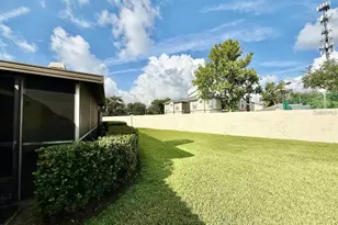 18308 Aintree Ct, Tampa, FL 33647 - Photo 3