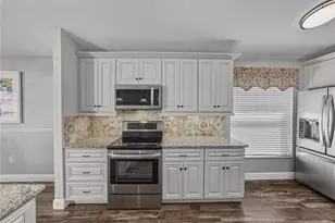 5132 Quadrangle Ct, Wesley Chapel, FL 33544 - Photo 11