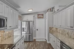 5132 Quadrangle Ct, Wesley Chapel, FL 33544 - Photo 9