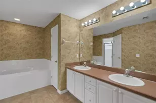 654 Lake Clark Pl, Lakeland, FL 33813 - Photo 23