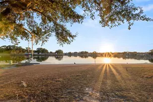 4311 Club Cir, Lakeshore, FL 33854 - Photo 17