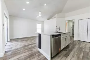 413 Vineyard Dr, Lakeland, FL 33809 - Photo 15