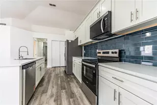 413 Vineyard Dr, Lakeland, FL 33809 - Photo 7