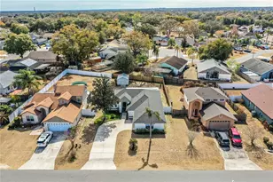 413 Vineyard Dr, Lakeland, FL 33809 - Photo 59